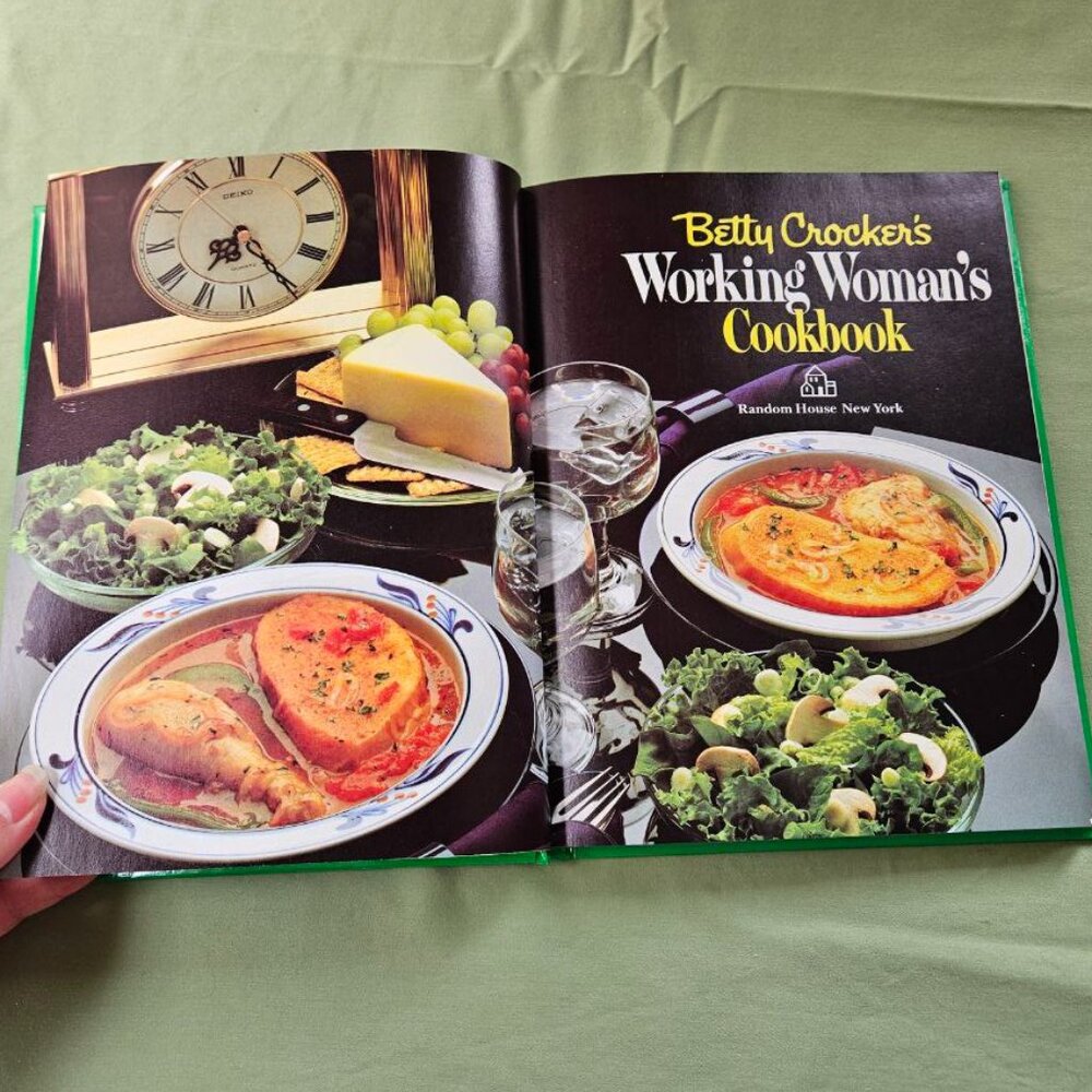 Betty Crocker's Working Woman's Cookbook Hardcover - Delicious Dinner Recipes - Picture 5 of 11